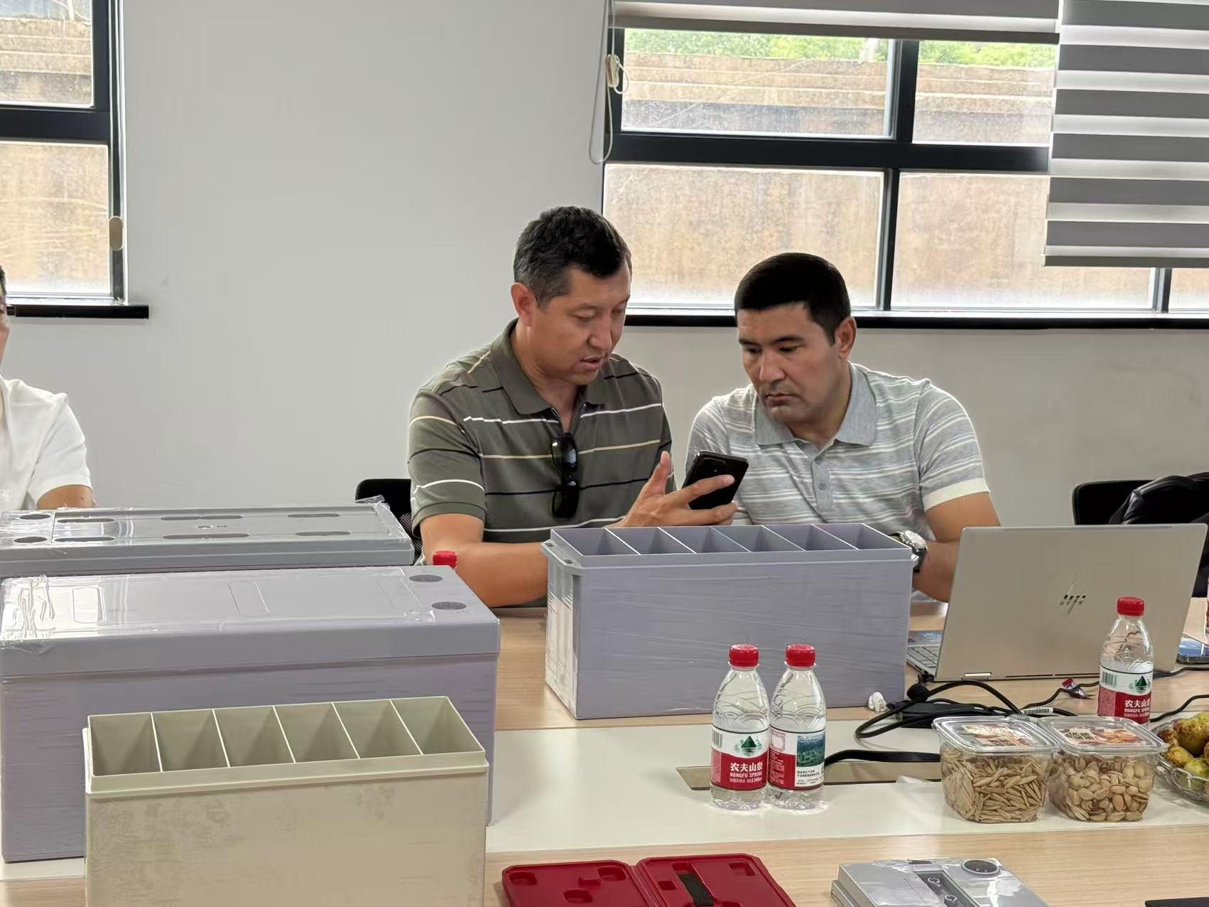 JAZ Team Visits Sanding Molding for Technical Exchange